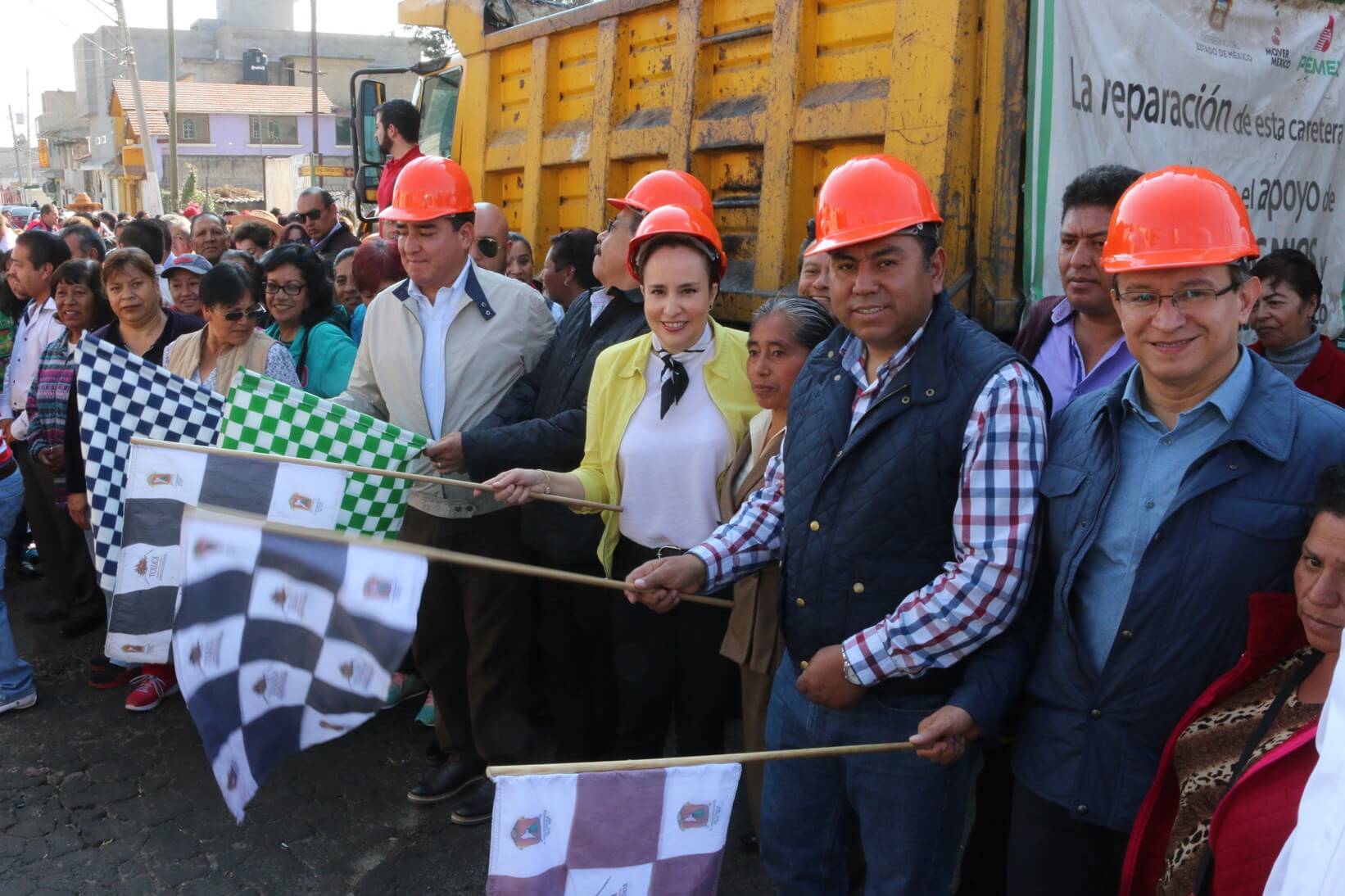 Emprenden campaña de bacheo en Toluca