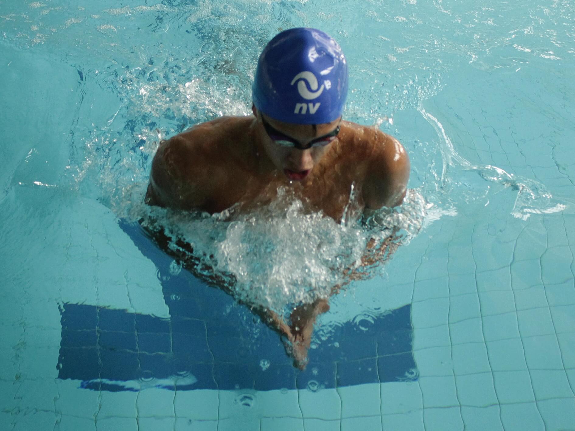 Nadador mexiquense sueña con llegar a Río 2016