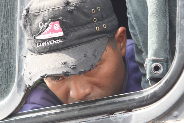 Aseguran 21 indocumentados abandonados por polleros