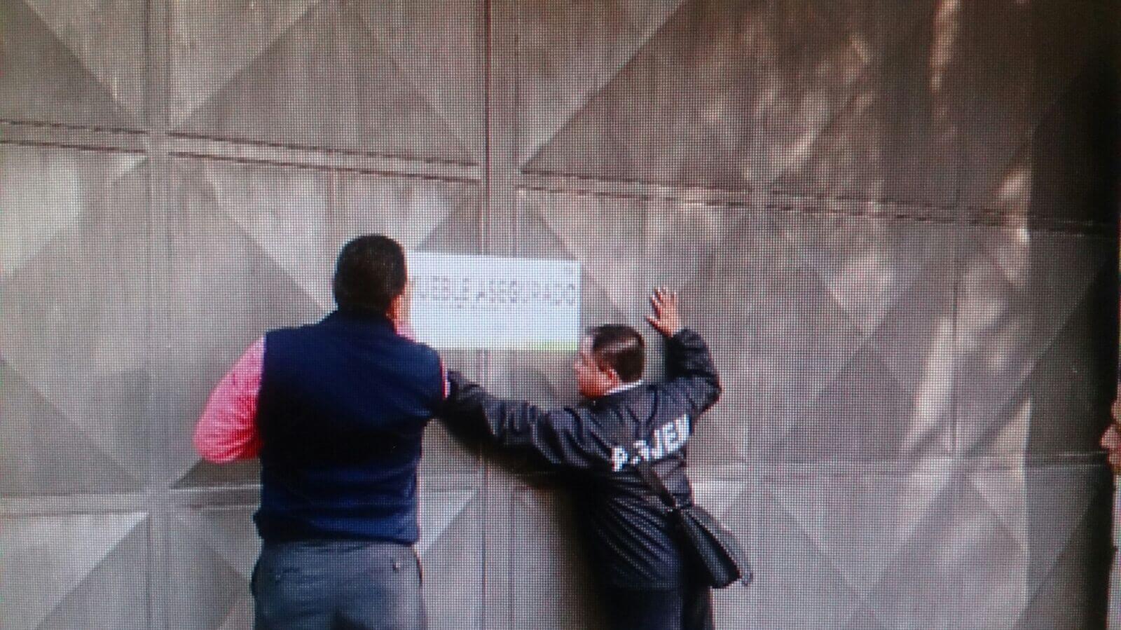 Aseguran inmueble en Tezoyuca donde había mercancía y vehículos robados