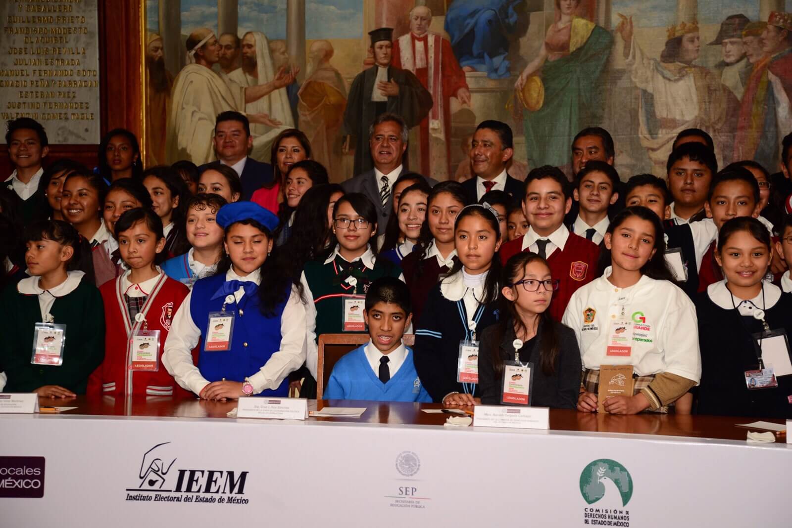 Exigen sus derechos en Parlamento Infantil mexiquense