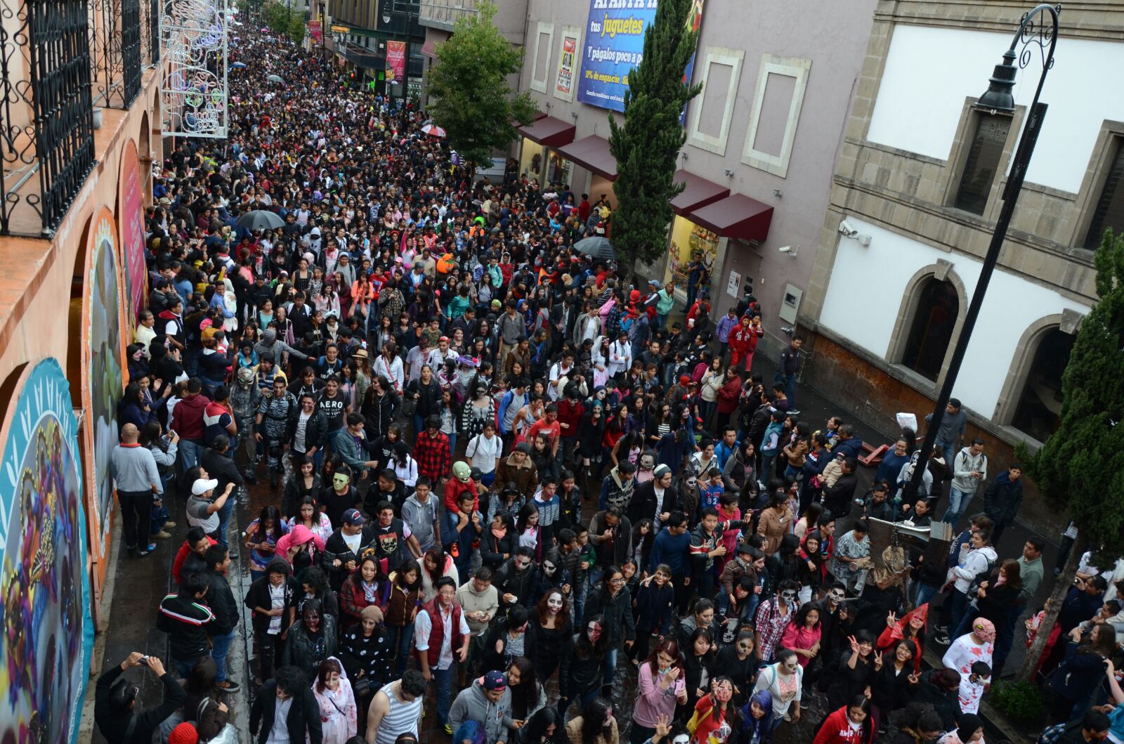 Los zombies invadieron las calles de Toluca