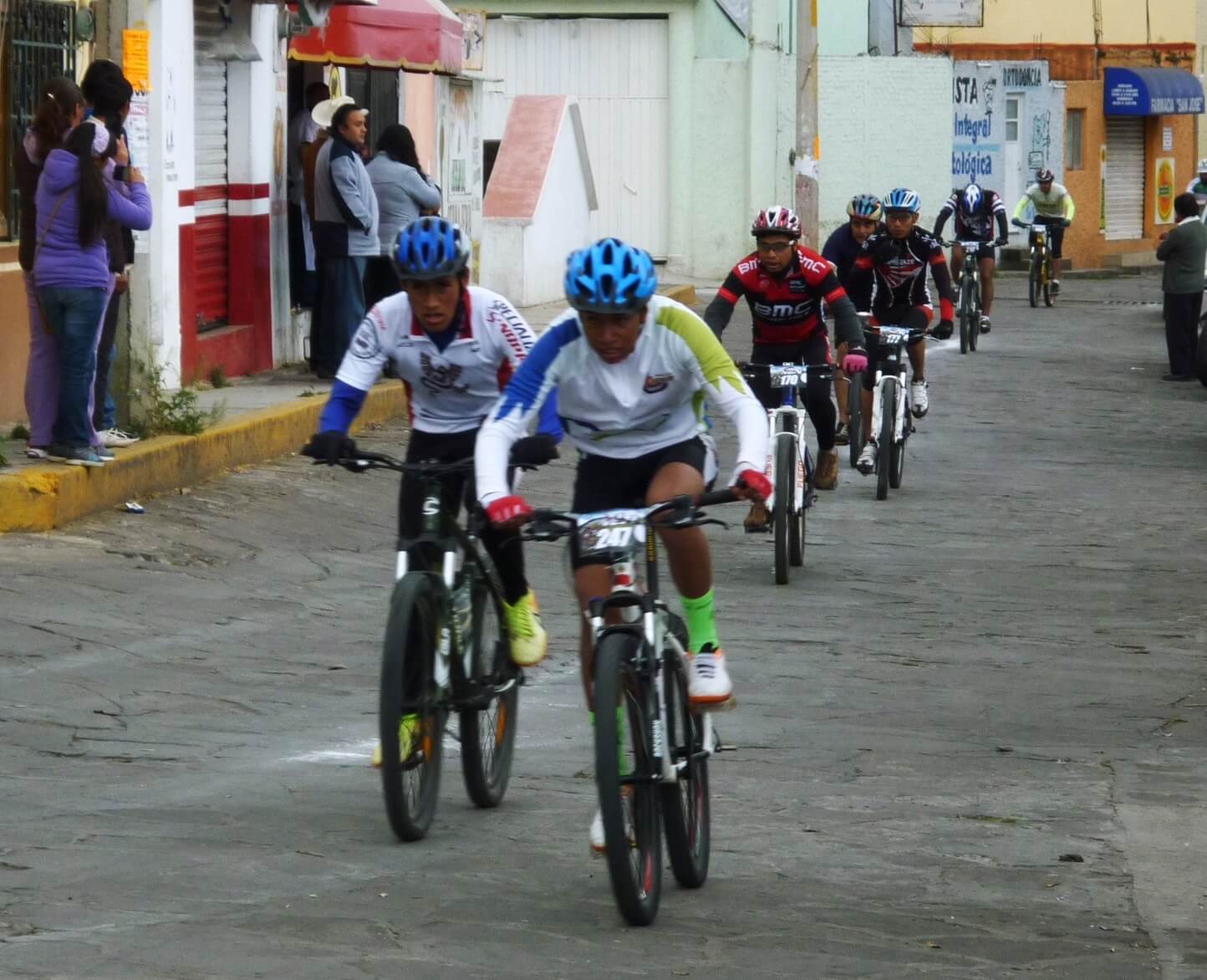 Ciclistas conquistan el reto del Xocotepetl