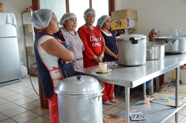 Impiden operar comedor comunitario en perjuicio de cientos de pobres
