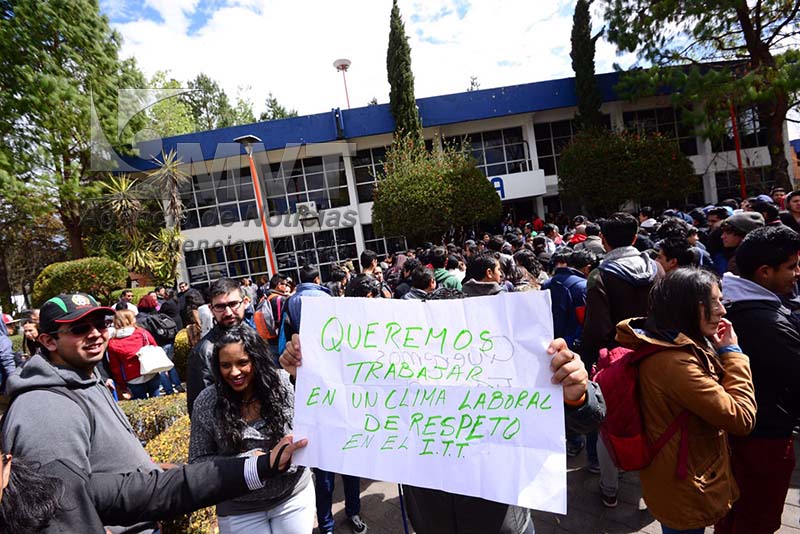 Paralizan alumnos y maestros al Tecnológico Regional de Toluca