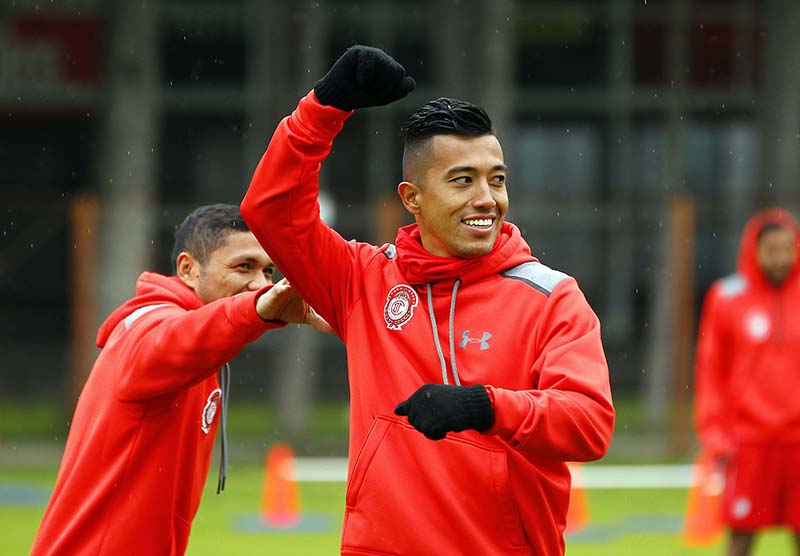 Entrenan con intenso frío los Diablos Rojos