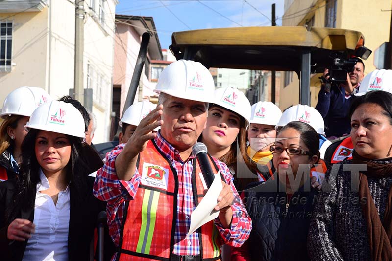 Bachean calles de Toluca; reordenarán rutas del transporte