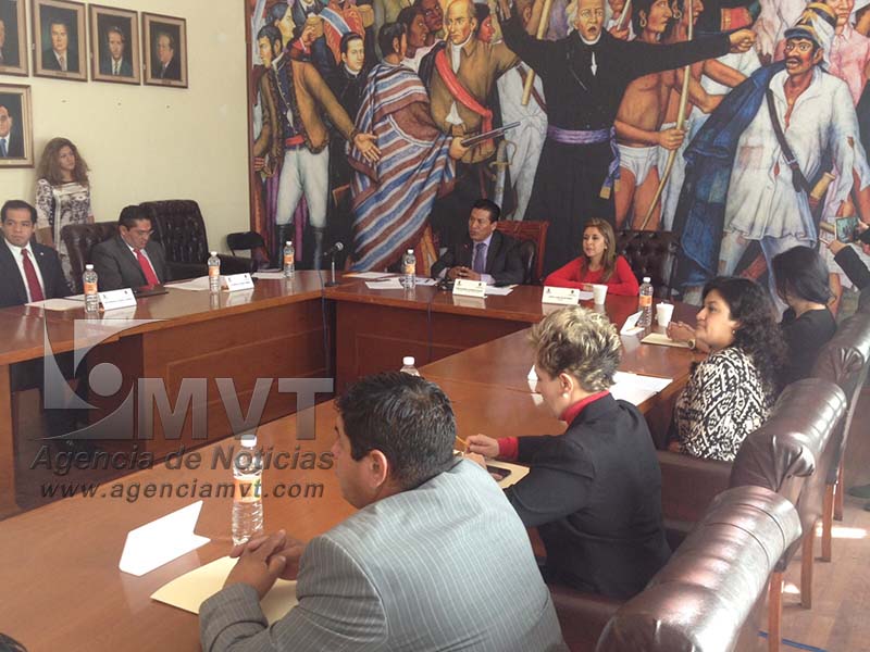 Manuel Castrejón asegura gobierno transparente en Zinacantepec
