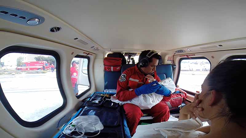 Trasladan niño quemado por agua