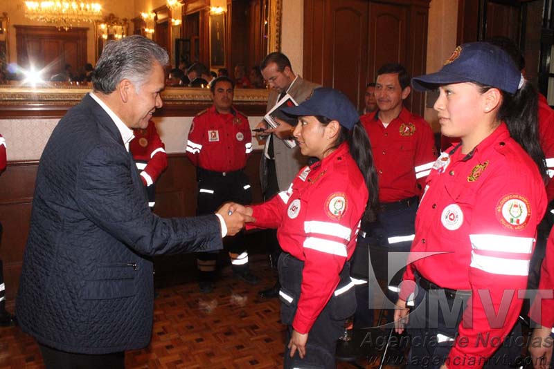 Reconoce Zamora esfuerzo de policías, bomberos y paramédicos
