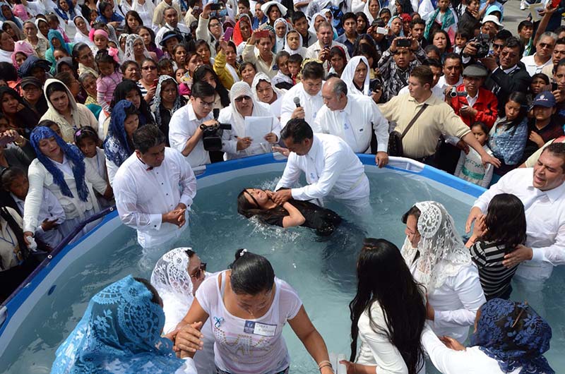 Reciben 500 mexiquenses el bautismo la Iglesia de la Luz del Mundo