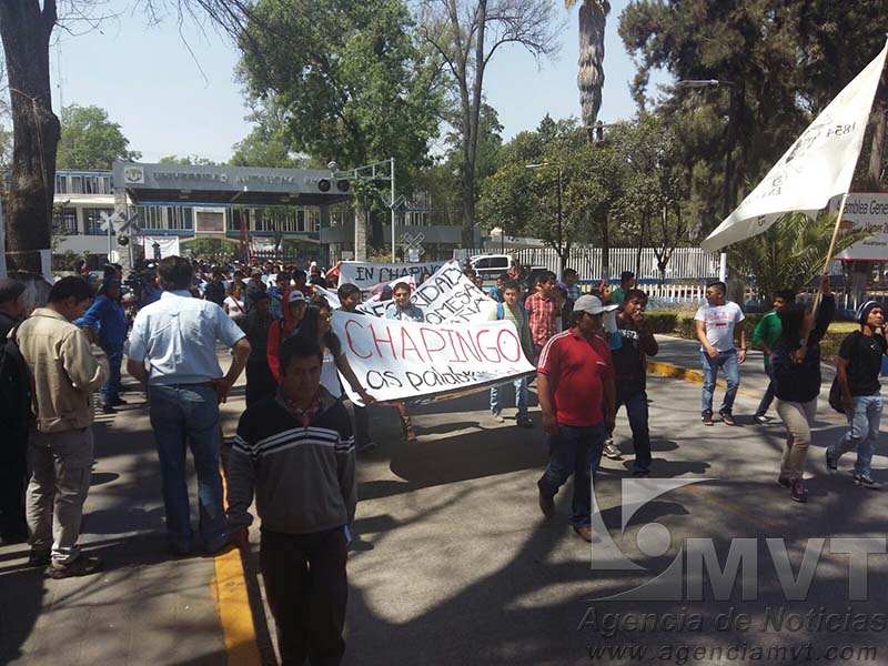 Paran labores y marchan más de 9 mil alumnos de Chapingo por falta de seguridad