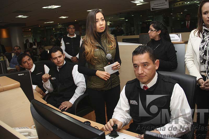 Sordos y mudos vigilan mediante cámaras en C-4