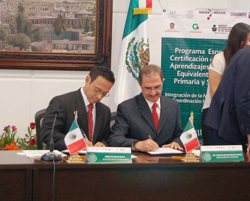 Hay 3.8 millones de mexiquenses en rezago educativo