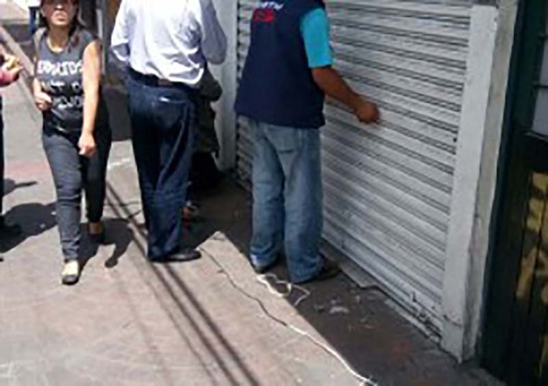 Denuncian más robos de falsos abogados en centro de Toluca