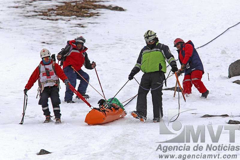Concreta exitosamente Cruz Roja Edomex rescate de alpinistas accidentados