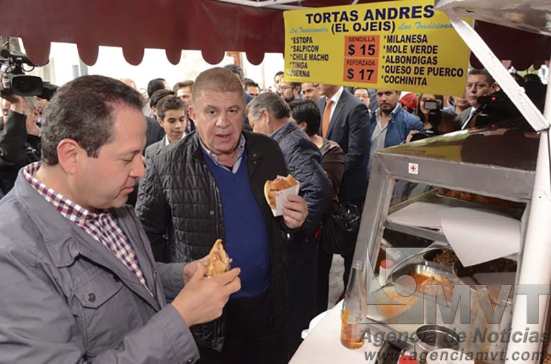Portaleó Eruviel y comió tortas en El Ojeis