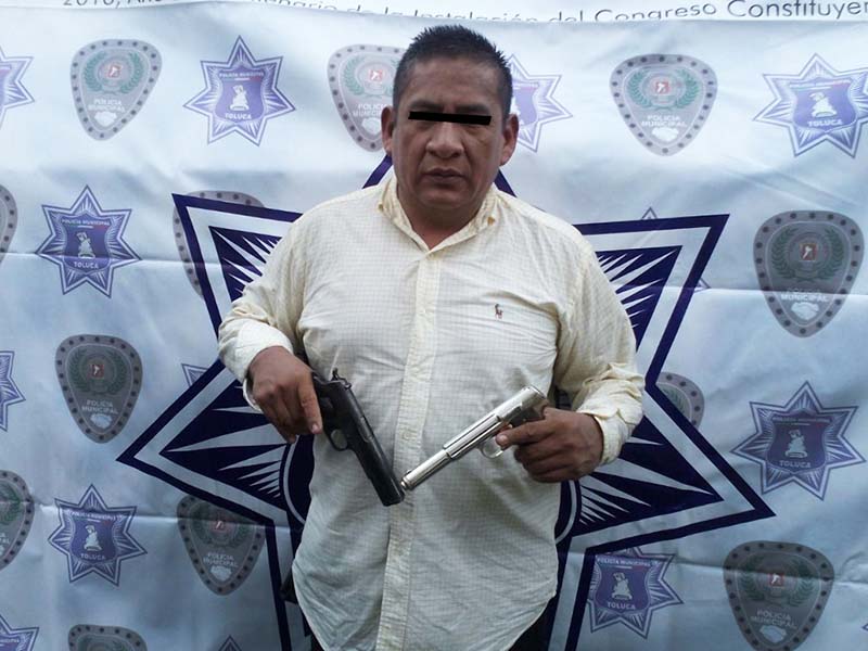 Detienen a sujeto que robaba a cuentahabientes en Toluca