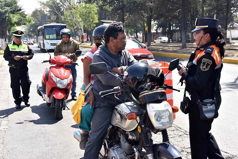 Capturan 102 presuntos delincuentes en revisiones a motocilistas