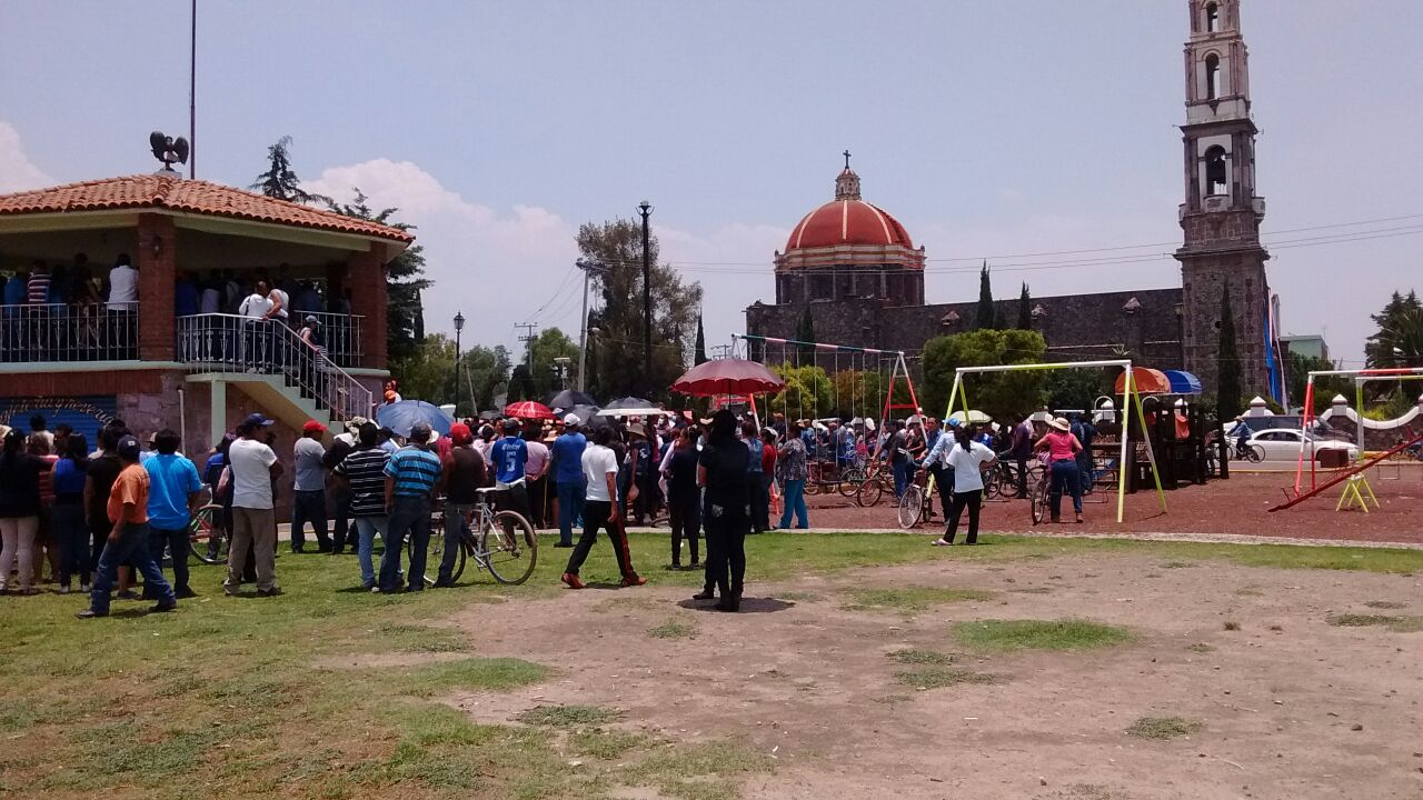 Retienen tres por secuestro y linchan a uno de ellos, en Teotihuacan