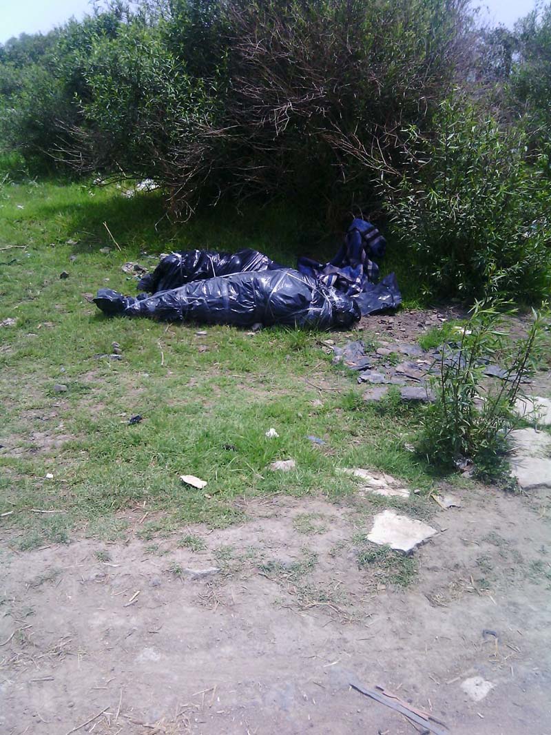 Localizan dos cuerpos humanos embolsados en Chalco