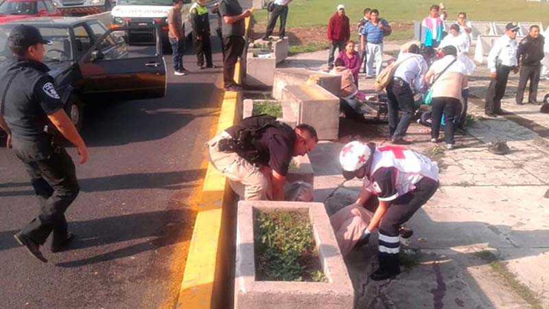 Atropella automovilista a manifestantes, una muerta y 10 lesionados, en Naucalpan