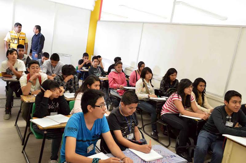 Preparó Nezahualcóyotl gratis a estudiantes para examen de admisión