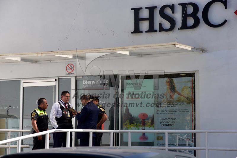 Vacían bóveda de banco HSBC en Toluca, por hueco que cavaron desde casa posterior