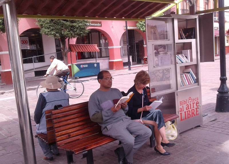 Rehabilita Metepec bibliotecas al aire libre