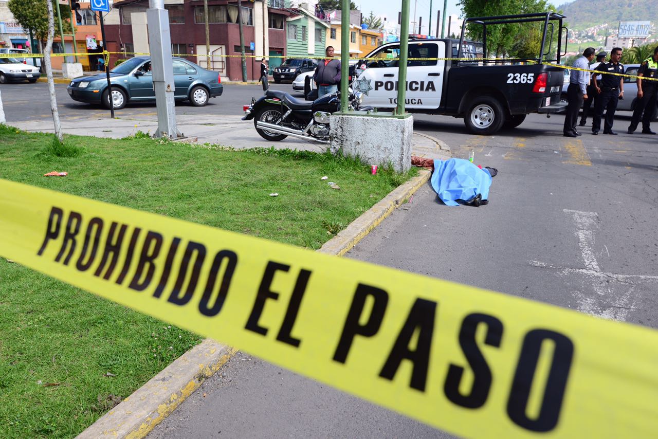 Muere mujer atropellada por motocicleta en Toluca