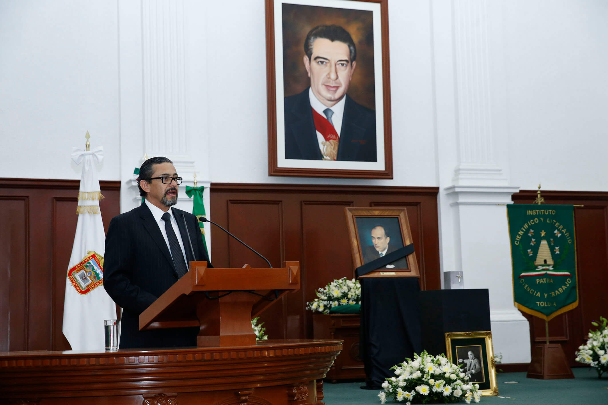 Despide solemnemente UAEM al ex rector Jorge Hernández García