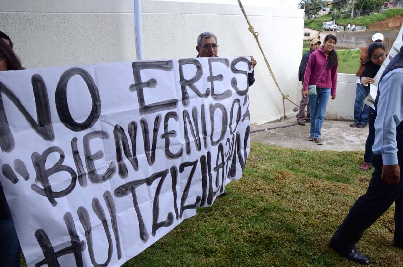 Comuneros de Huitzizilapan muestran inconformidad ante el gobierno