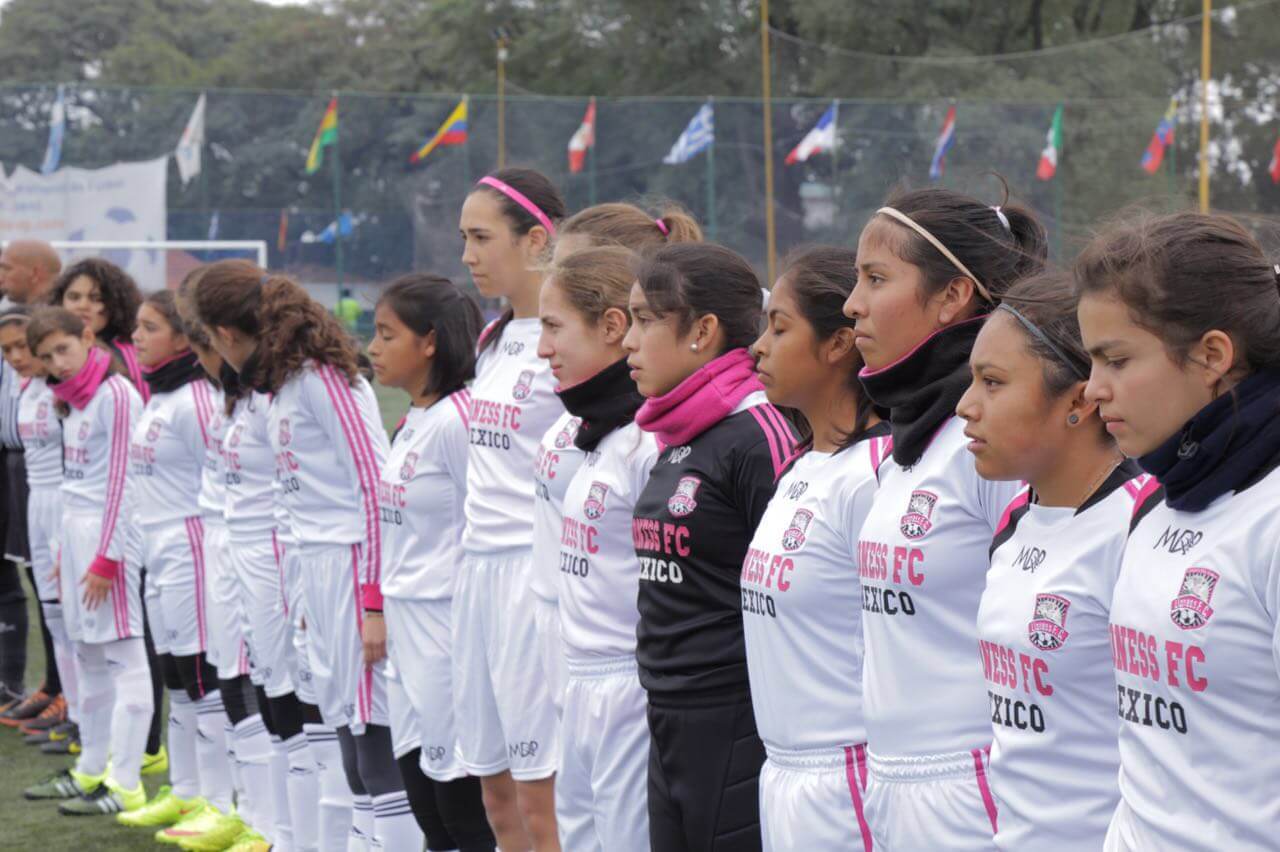 Equipo Femenil de Metepec celebró aniversario de campeonato internacional