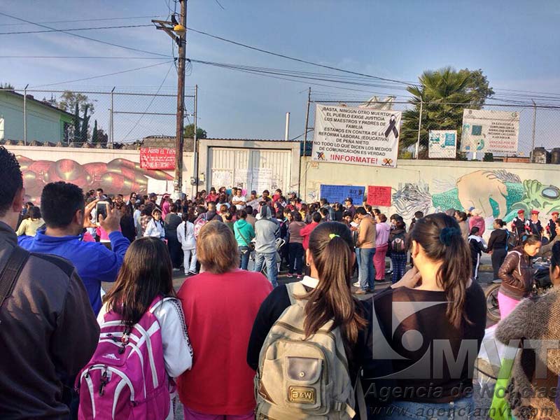 Se manifiestan diez escuelas contra Reforma Educativa en Nezahualcóyotl