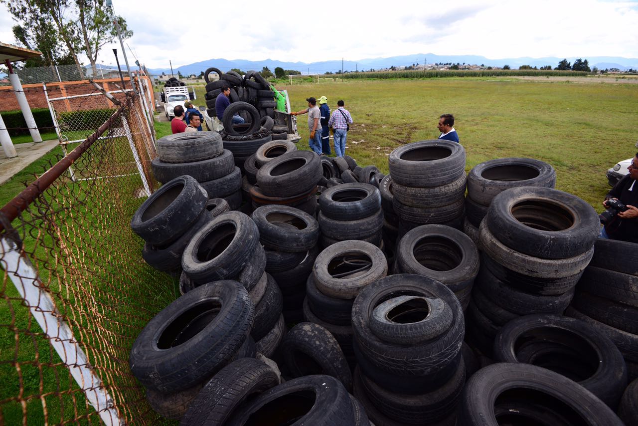 Evitan contaminación e inundaciones mediante colecta de más de 30 mil llantas usadas en Toluca