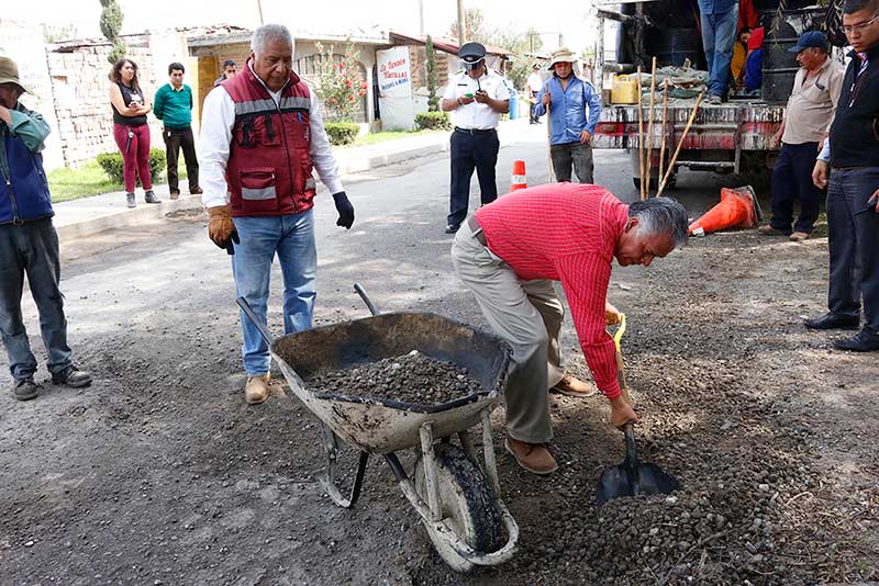 Encabeza Zamora acciones de bacheo en Toluca