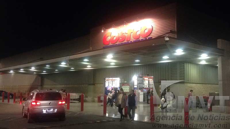 Guardia de seguridad lesionado en presunto asalto en centro comercial de Metepec
