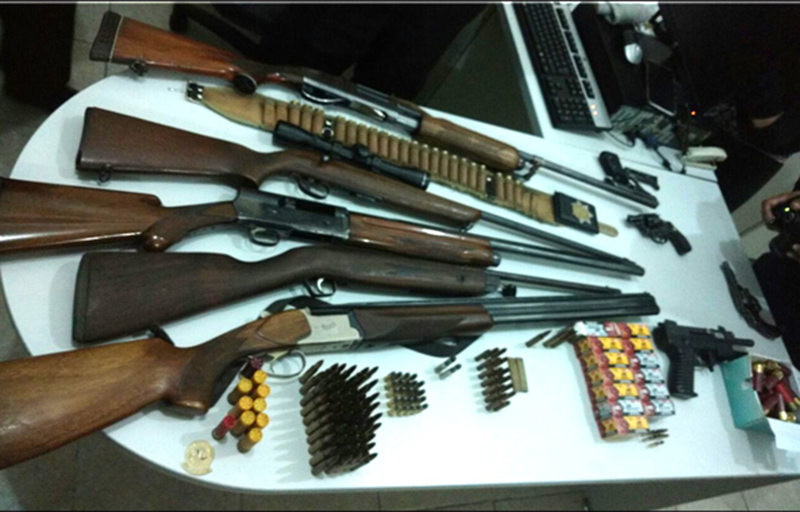 Localizan arsenal en Nopaltepec y detienen a dos