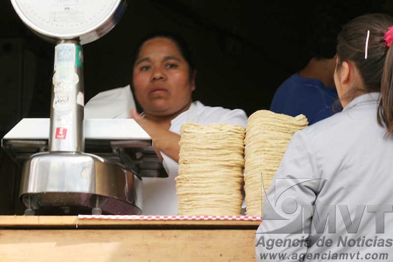 Kilo de tortillas a 17 pesos en el Valle de Toluca
