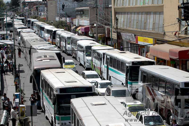 Falta renovar 15 mil unidades de transporte en Edomex