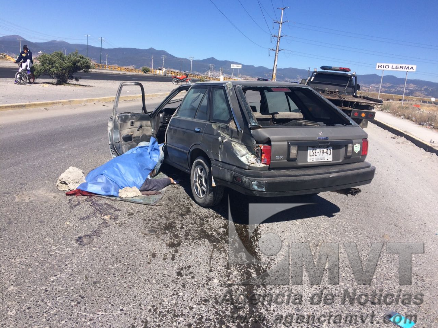 Volcó su vehículo y perdió la vida en la carretera Toluca - Naucalpan