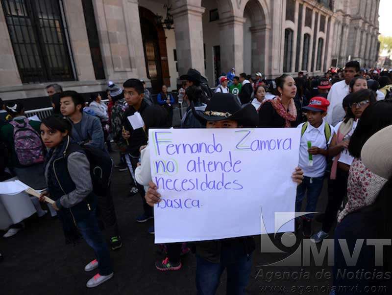 Atiende ayuntamiento de Toluca peticiones sociales viables y coherentes