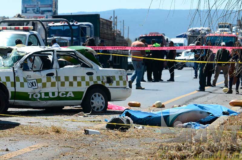 3 lesionados y un muerto por choque en carretera Tenango-Toluca