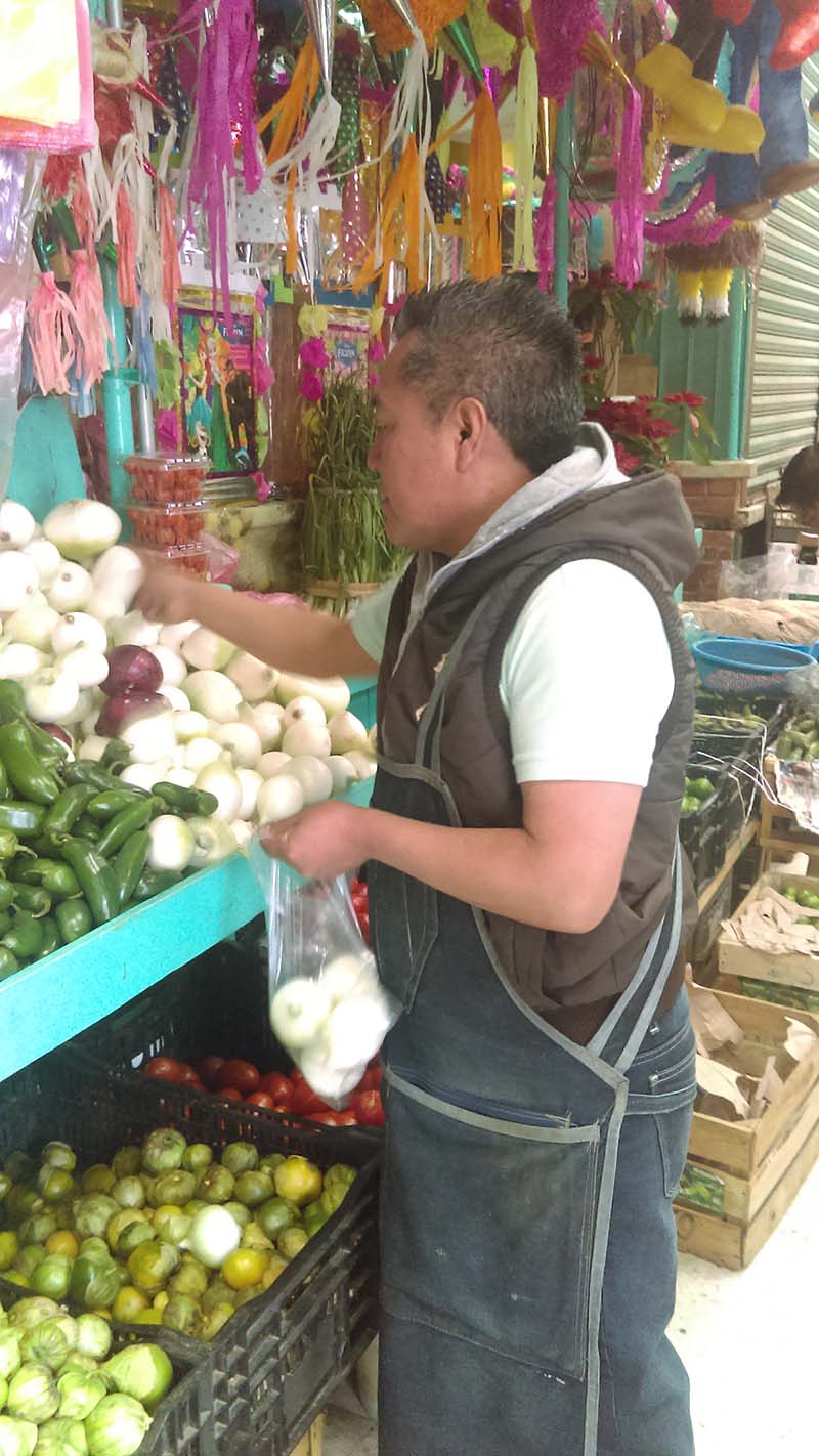 Comerciantes del Mercado 16 de Septiembre De Toluca han visto afectadas sus ventas un 40%.