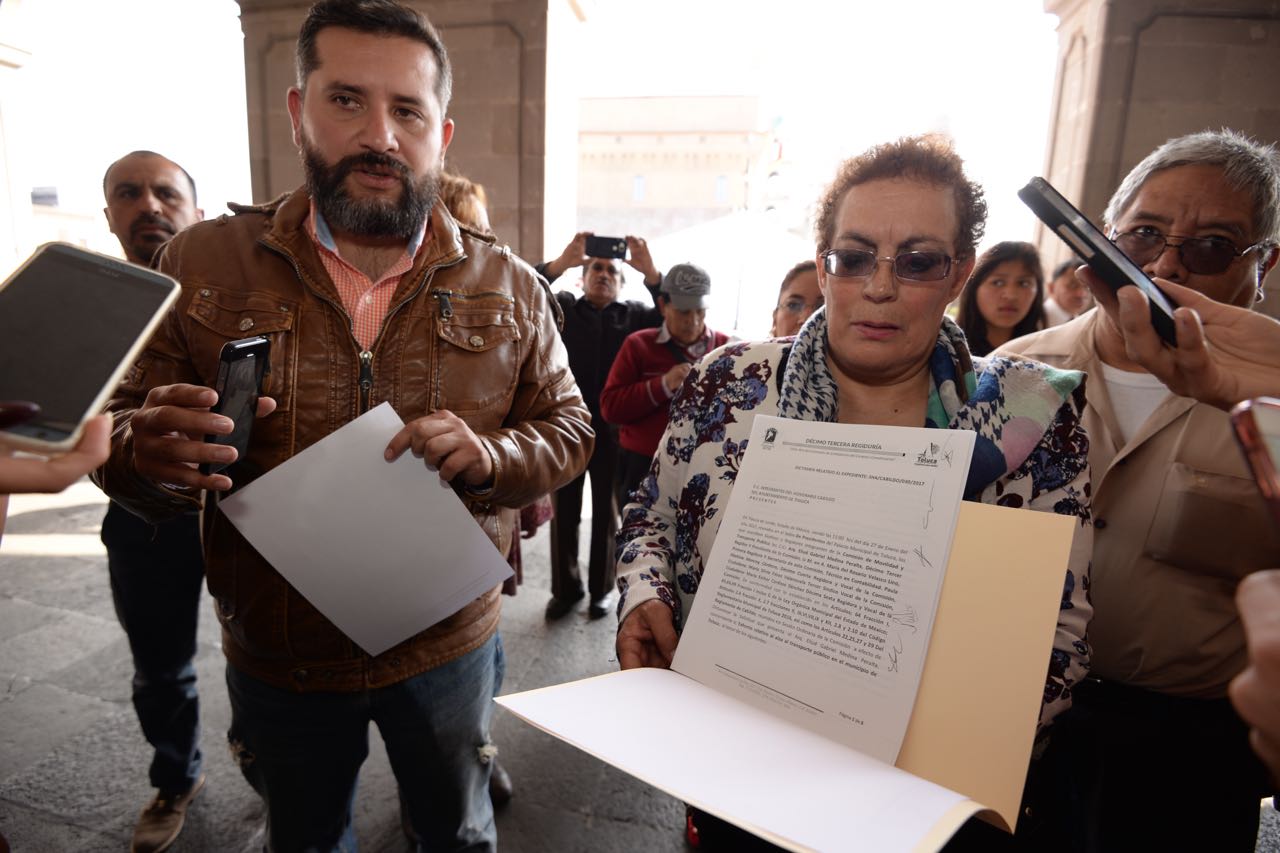 Medina Peralta, entrega exhorto a Eruviel Ávila Villegas para frenar el alza al precio del transporte público en Estado de México