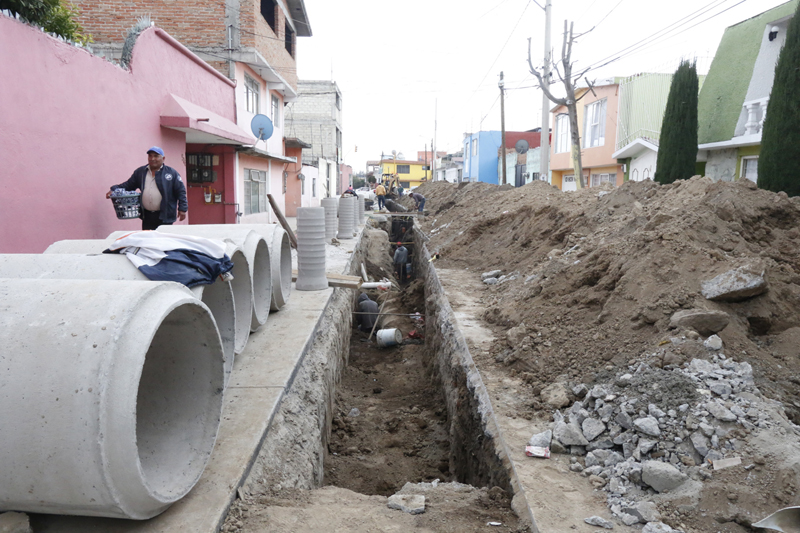 Sustituyen en Toluca sistema de drenaje en la Moderna de la Cruz