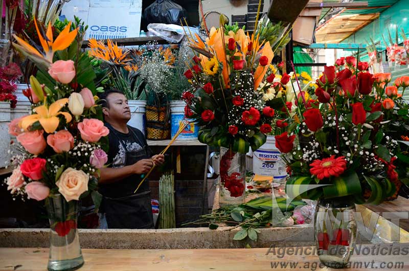 Se intensifica venta de flores en mercados gracias al Amor y la Amistad