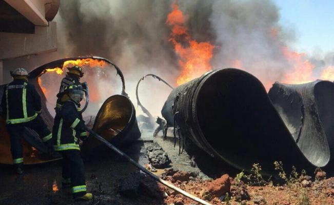 A una semana del incendio del río de los Remedios la circulación sigue cerrada a los automovilístas en el Circuito Exterior Mexiquense y Periférico Oriente