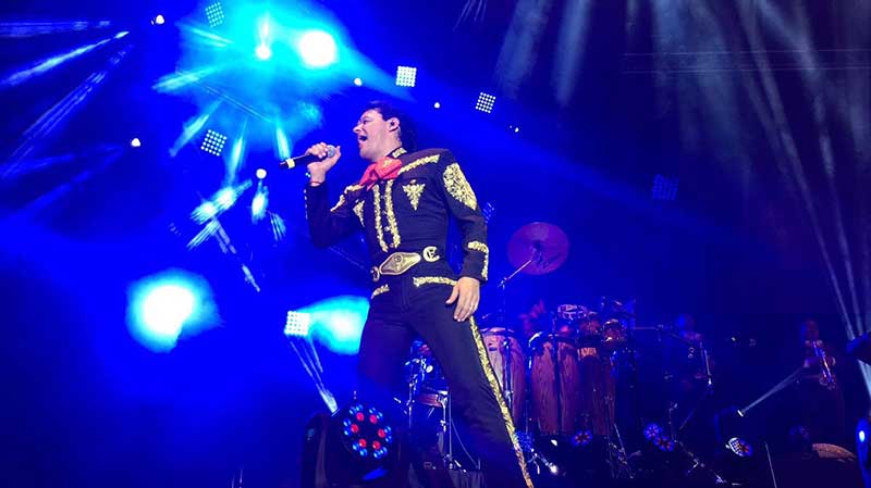 Vibró el Auditorio Metropolitano con la presencia de Pedro Fernández