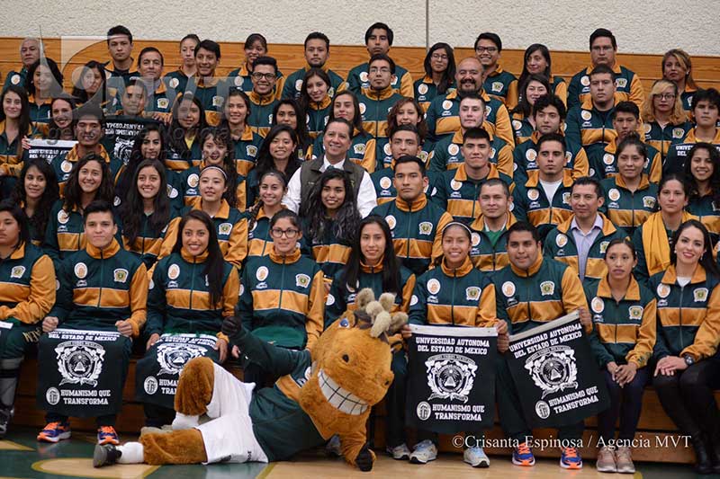 Abandera Jorge Olvera contingente que viaja a Universiada Nacional